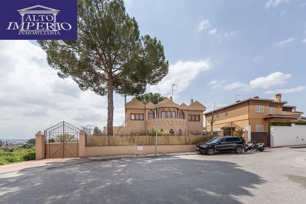Maison de luxe à vendre à Peligros, 510 000 €, Photo 1