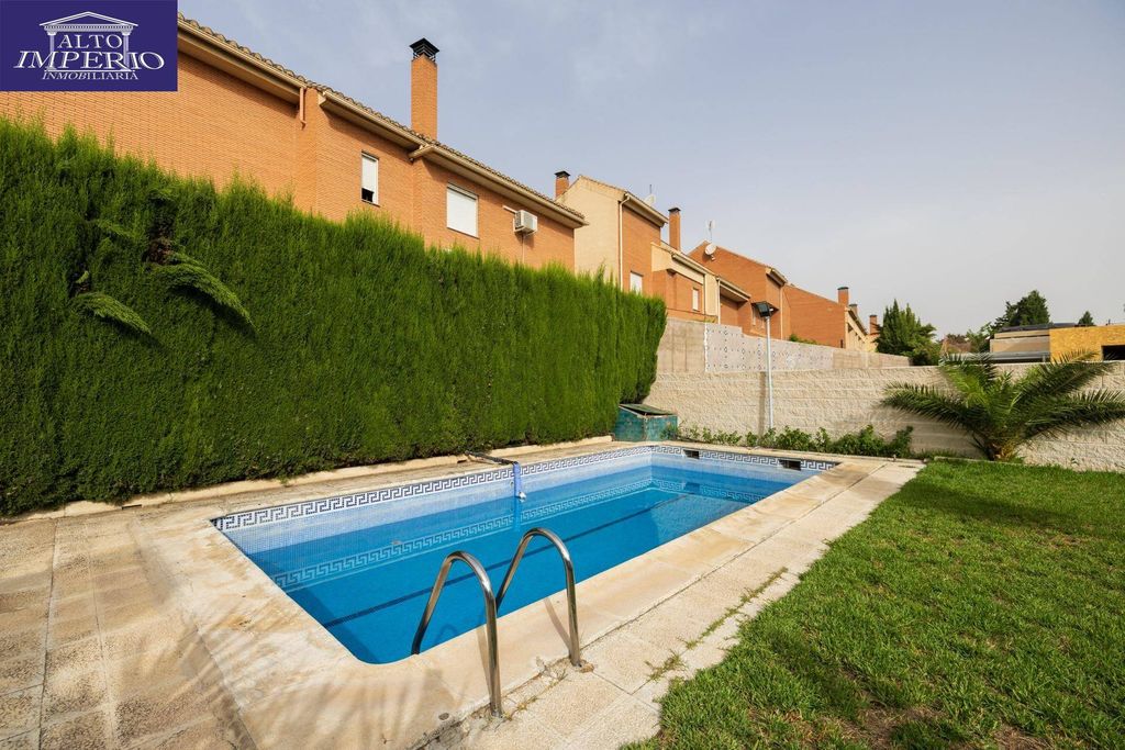 Luxury House for sale in Armilla, 525 000 €, Photo 1