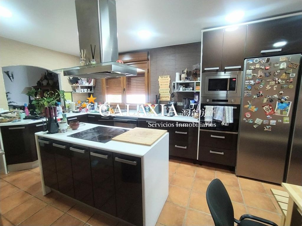 Maison de luxe à vendre à Carranque, 440 000 €, Photo 1