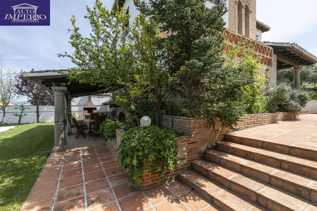 Maison de luxe à vendre à Zubia, 606 000 €, Photo 3