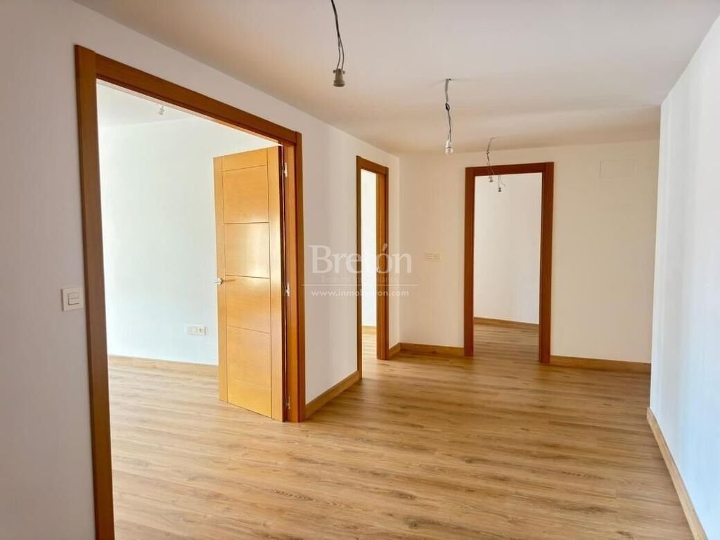 Luxury Apartment for sale in Zaragoza, 950 000 €, Photo 5