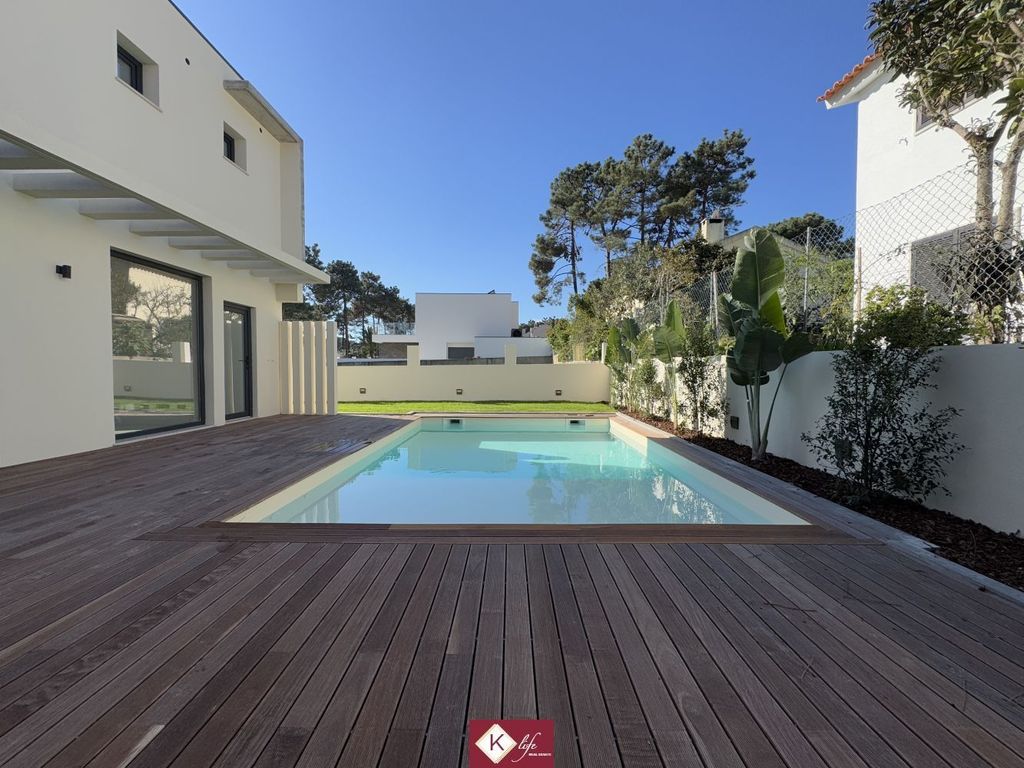 Luxury House for sale in Almada, 760 000 €, Photo 1