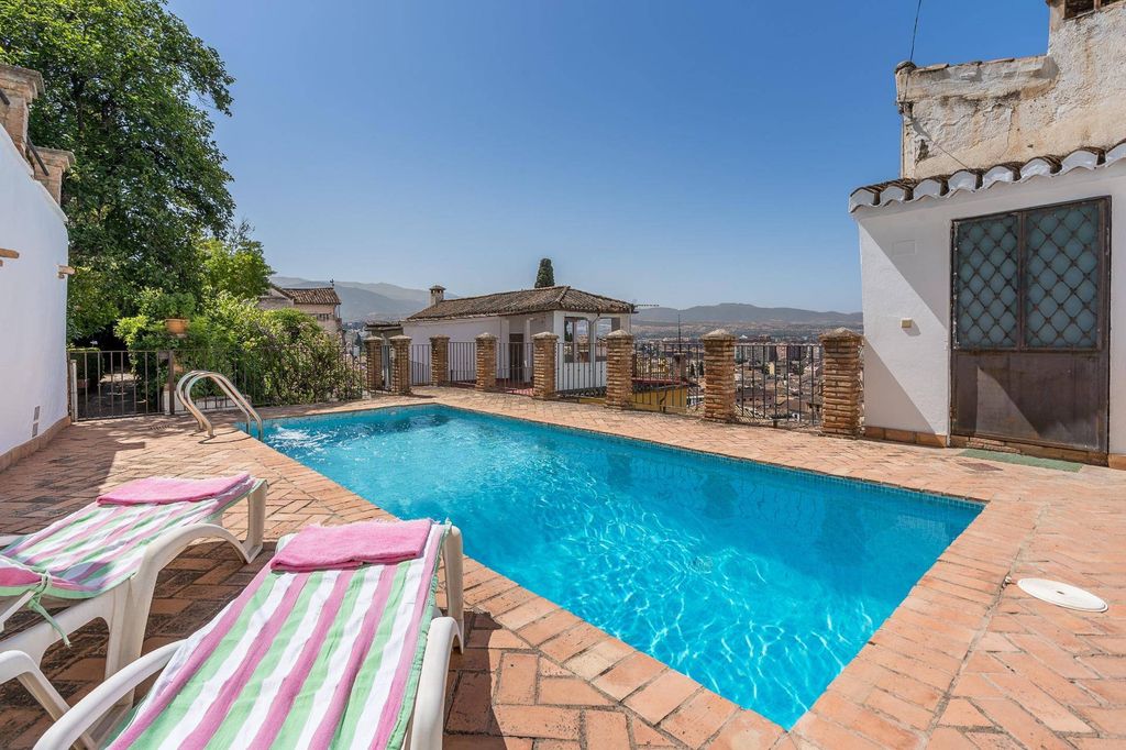 Maison de luxe à vendre à Granada, 1 300 000 €, Photo 1