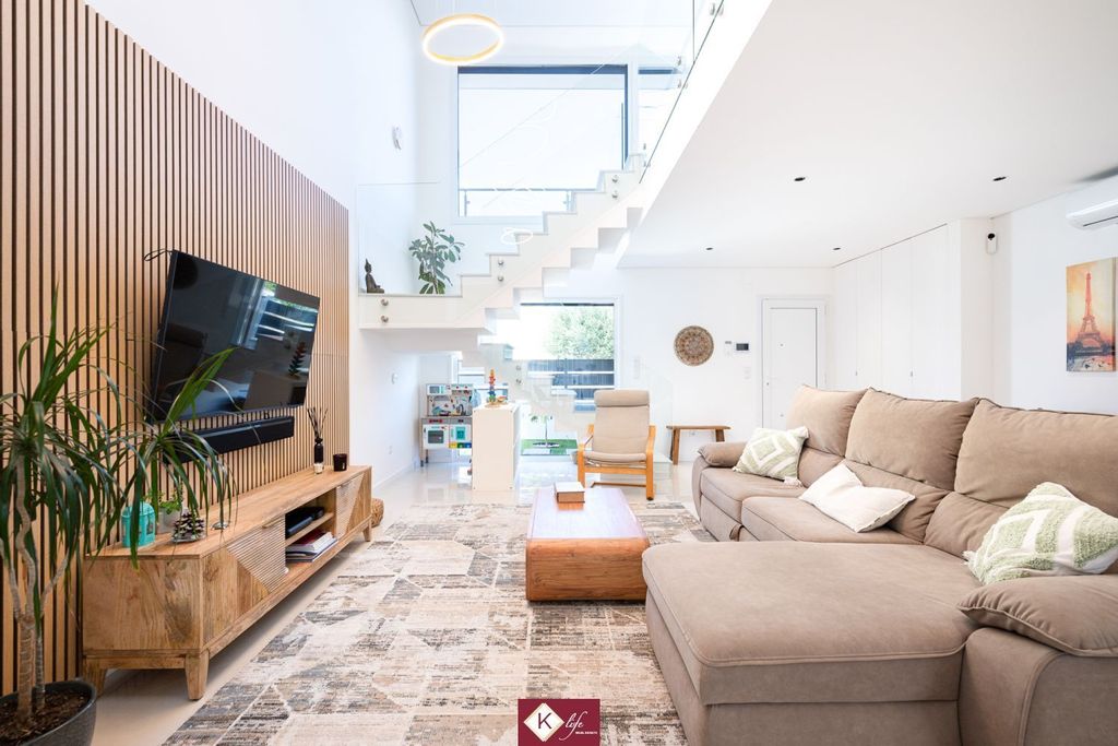 Luxury House for sale in Seixal, 690 000 €, Photo 7