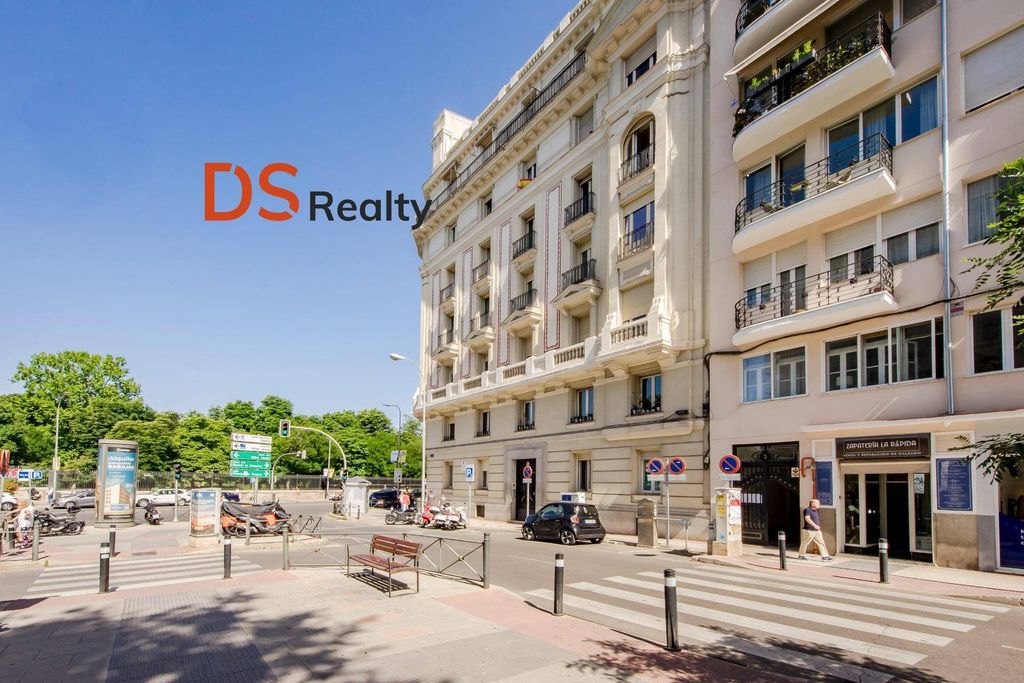 Luxury Apartment for sale in Madrid, 680 000 €, Photo 1