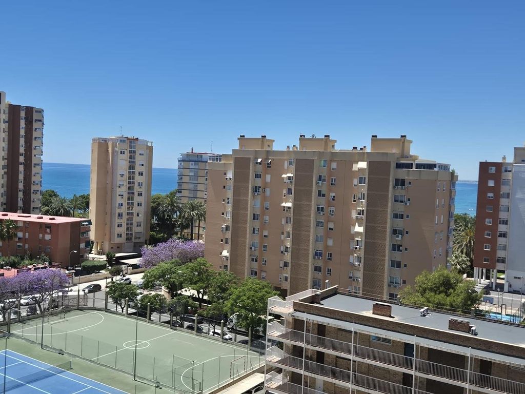 Luxury Apartment for sale in Alicante, 415 000 €, Photo 1