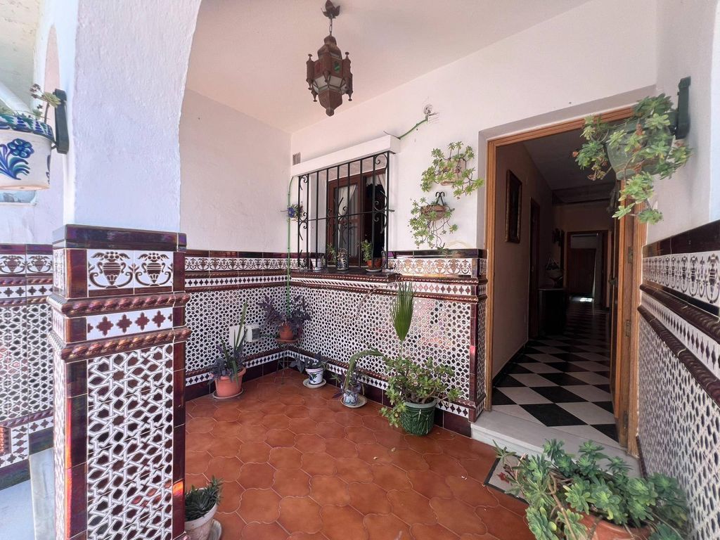 Luxury House for sale in Fuengirola, 460 000 €, Photo 2