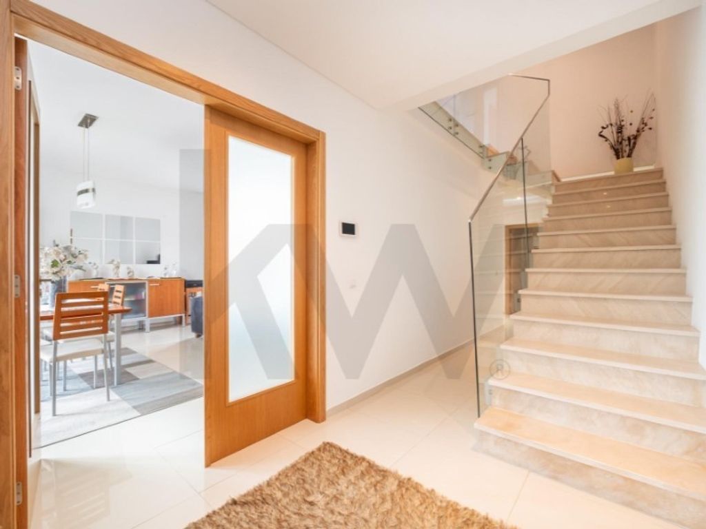 Maison de luxe à vendre à Coimbra, 460 000 €, Photo 2
