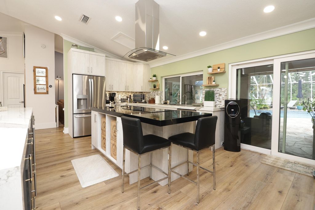 Luxury House for sale in Tamarac, 888 626 €, Photo 1