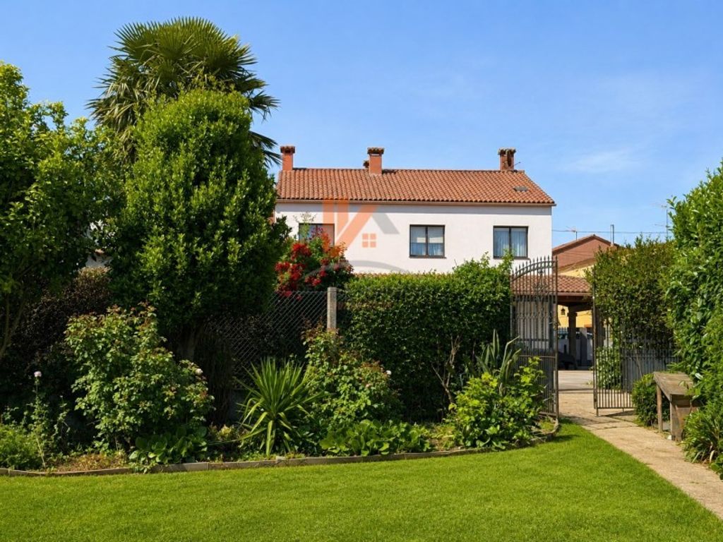 Maison de luxe à vendre à Santiago de Compostela, 550 000 €, Photo 1