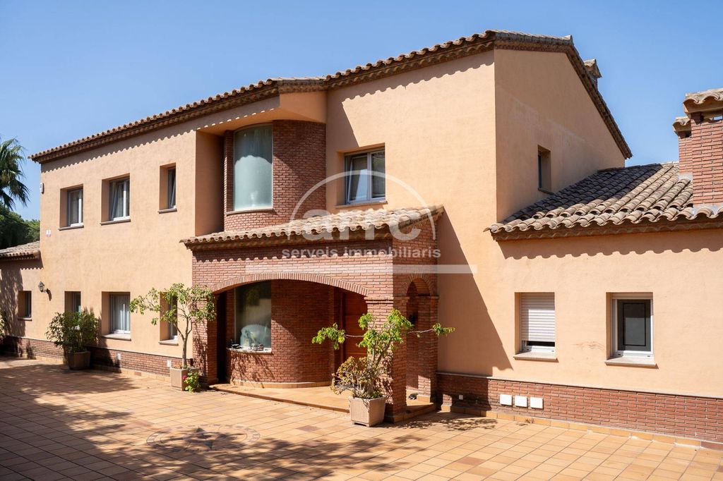 Maison de luxe à vendre à Cabrils, 1 950 000 €, Photo 1