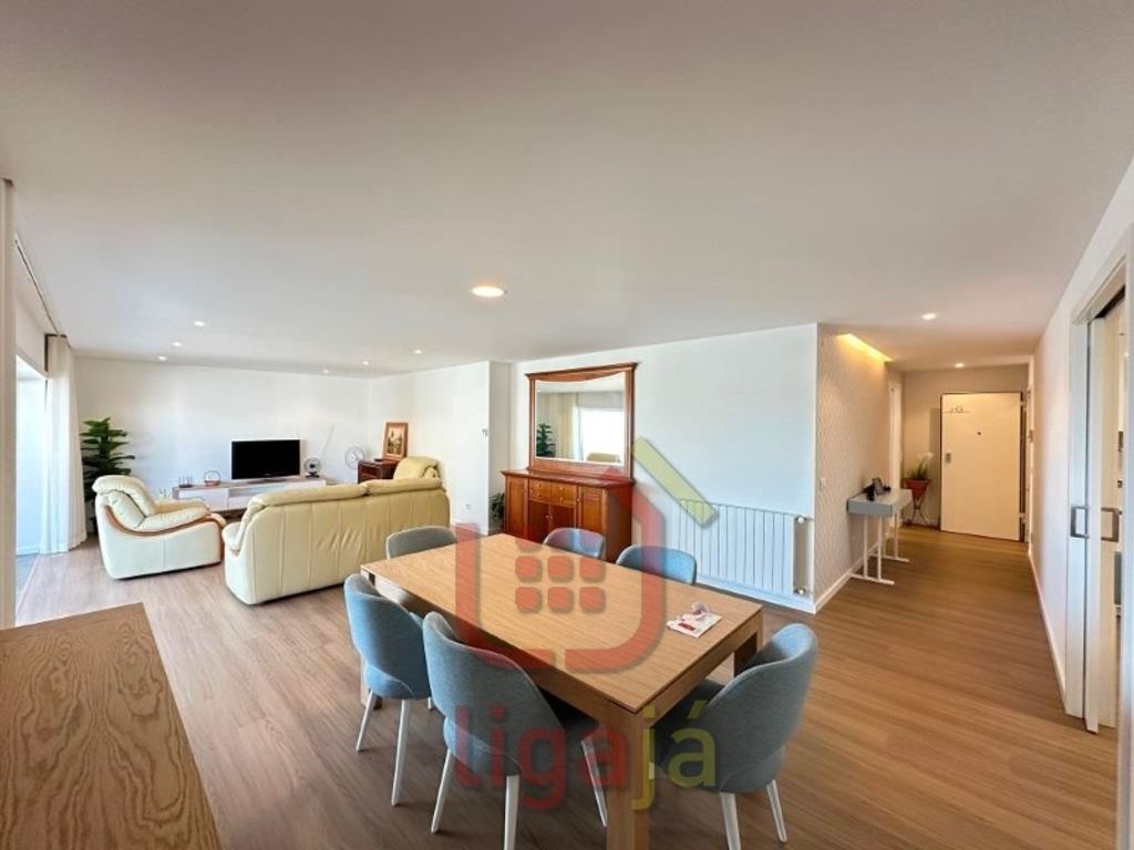 Appartement de luxe à vendre à Leiria, 440 000 €, Photo 1
