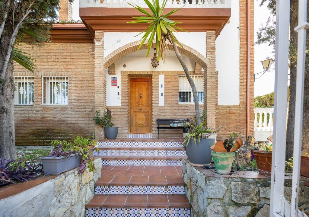 Maison de luxe à vendre à Peligros, 430 000 €, Photo 3