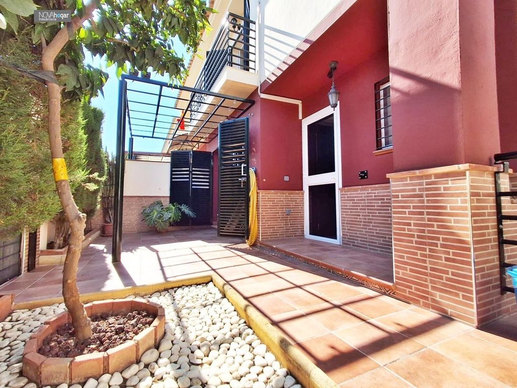 Maison de luxe à vendre à Málaga, 465 000 €, Photo 1