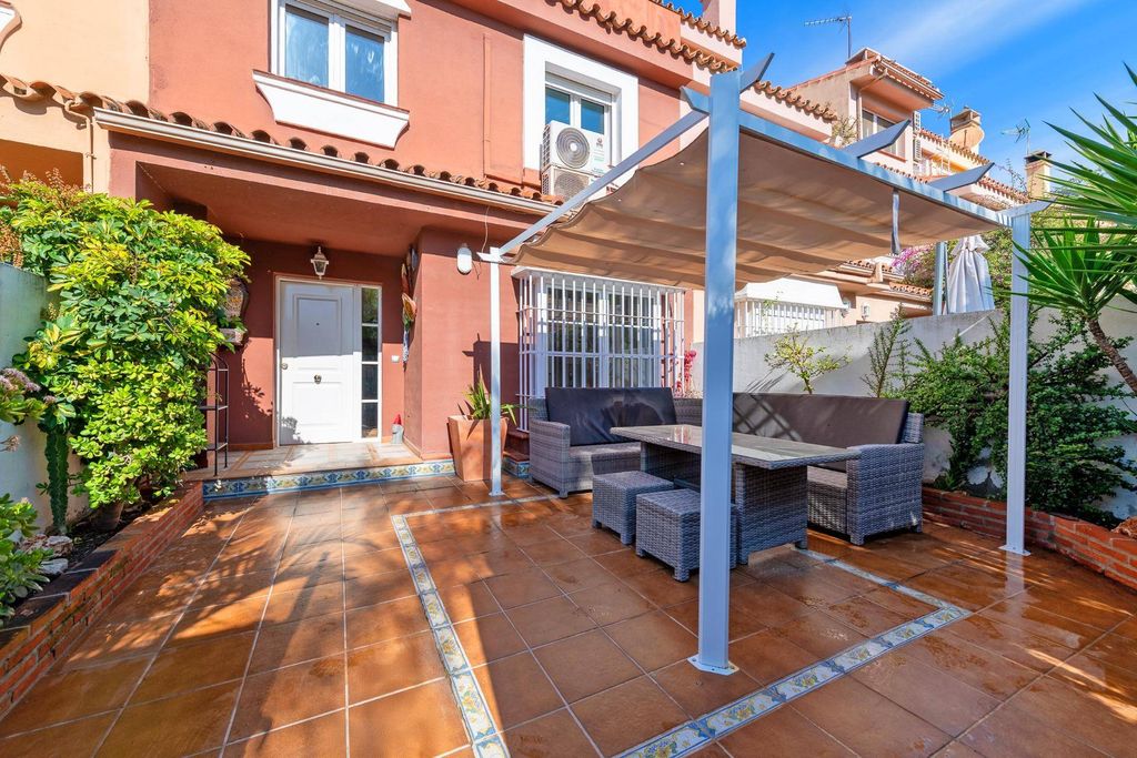 Maison de luxe à vendre à Málaga, 619 000 €, Photo 1
