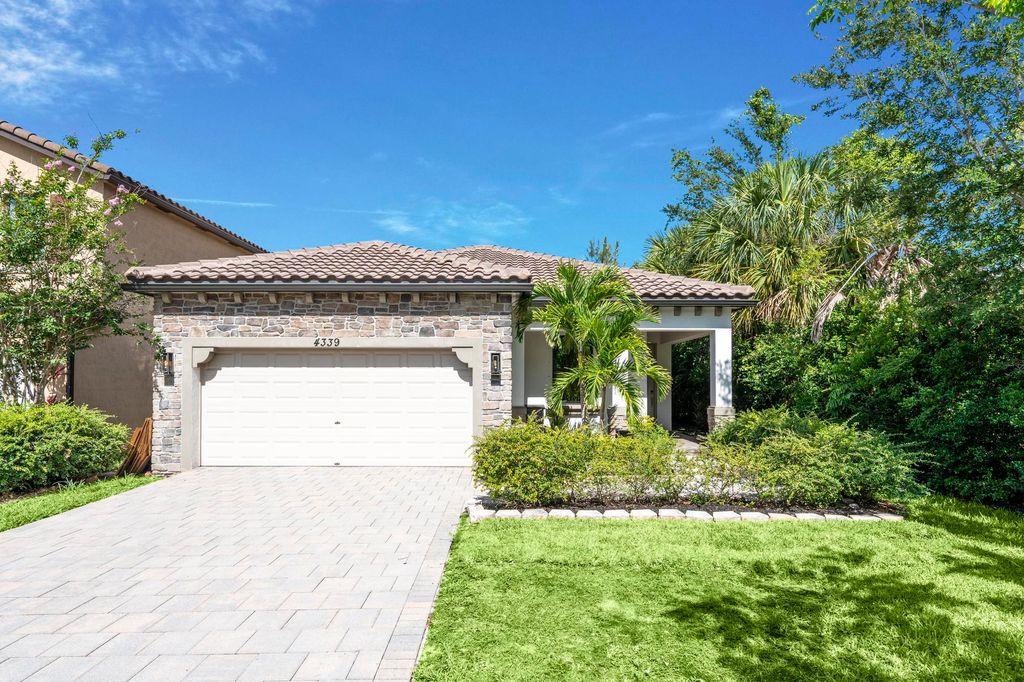 Maison de luxe à vendre à West Palm Beach, 558 412 €, Photo 1