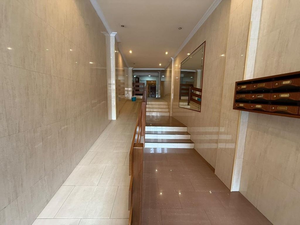 Luxury Apartment for sale in Castro-Urdiales, 400 000 €, Photo 2