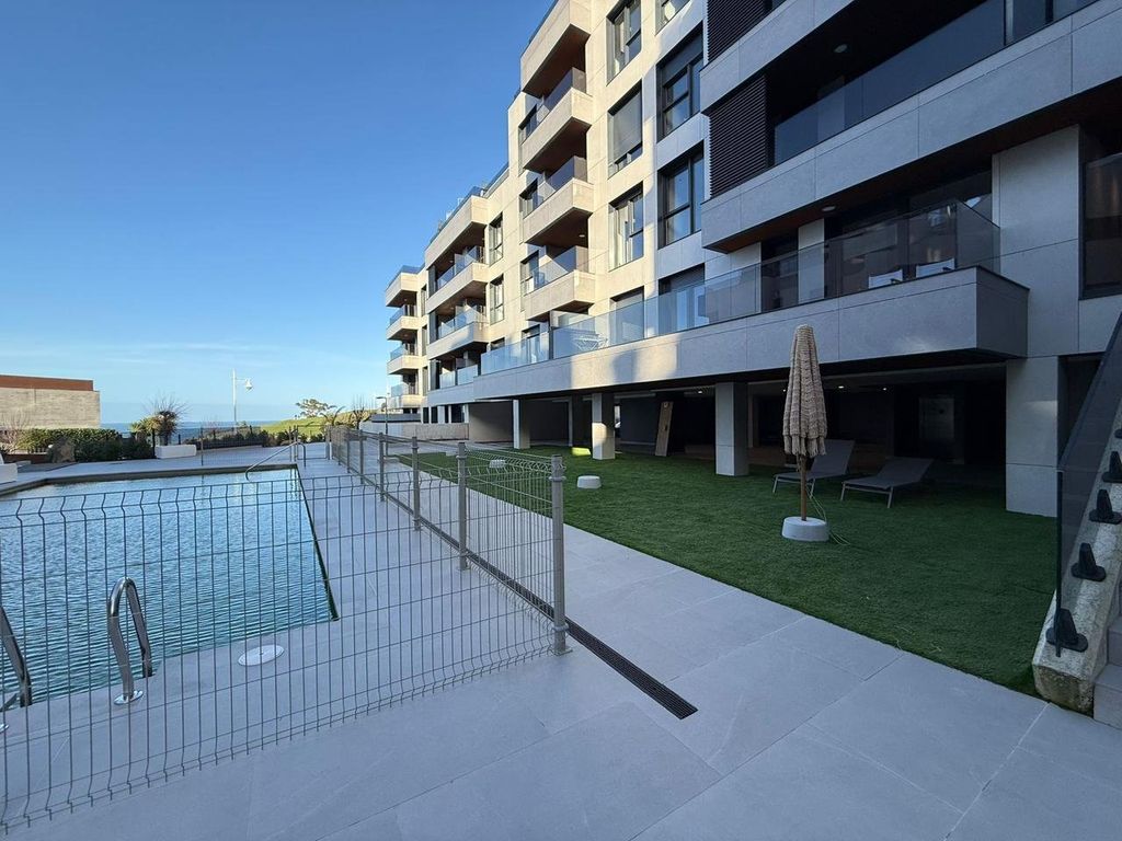 Luxury Apartment for sale in Castro-Urdiales, 410 000 €, Photo 3