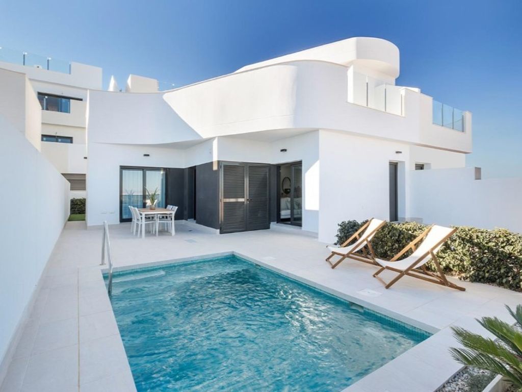 Maison de luxe à vendre à Torrevieja, 539 000 €, Photo 1