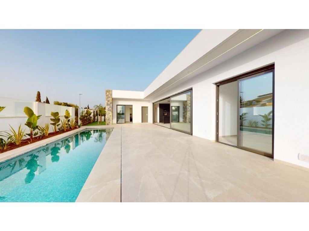 Luxury House for sale in Los Alcázares, 749 900 €, Photo 1