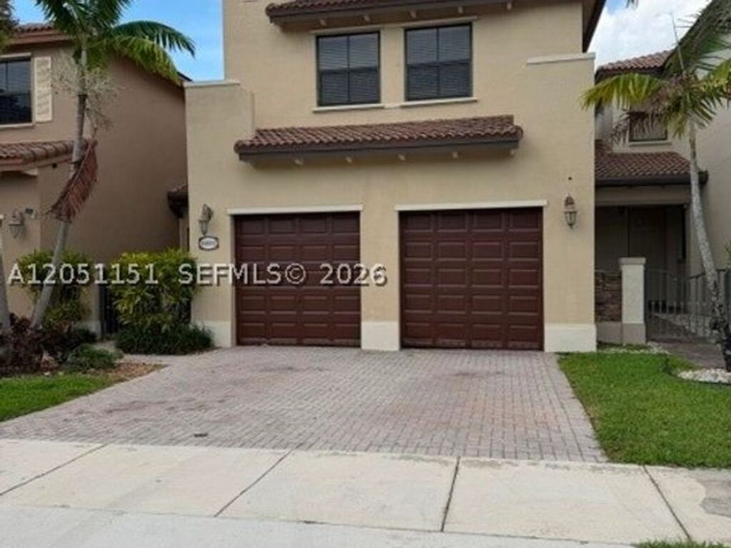 Luxury House for sale in Cutler Bay, 472 679 €, Photo 1