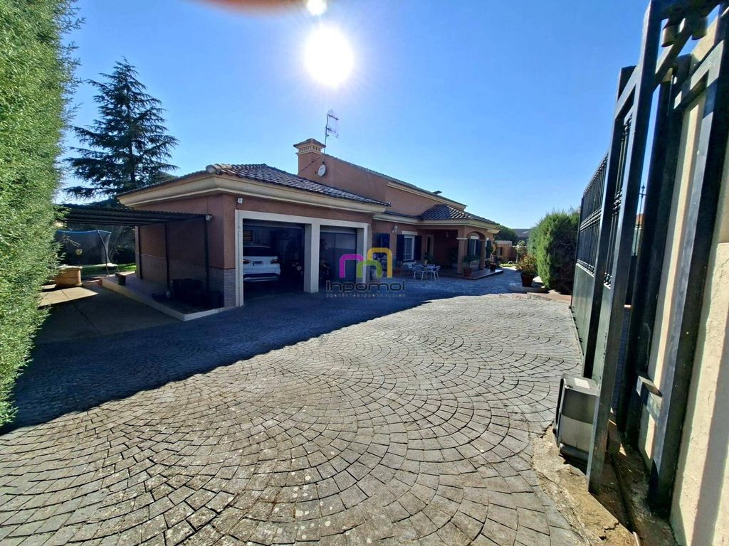 Maison de luxe à vendre à Badajoz, 475 000 €, Photo 2