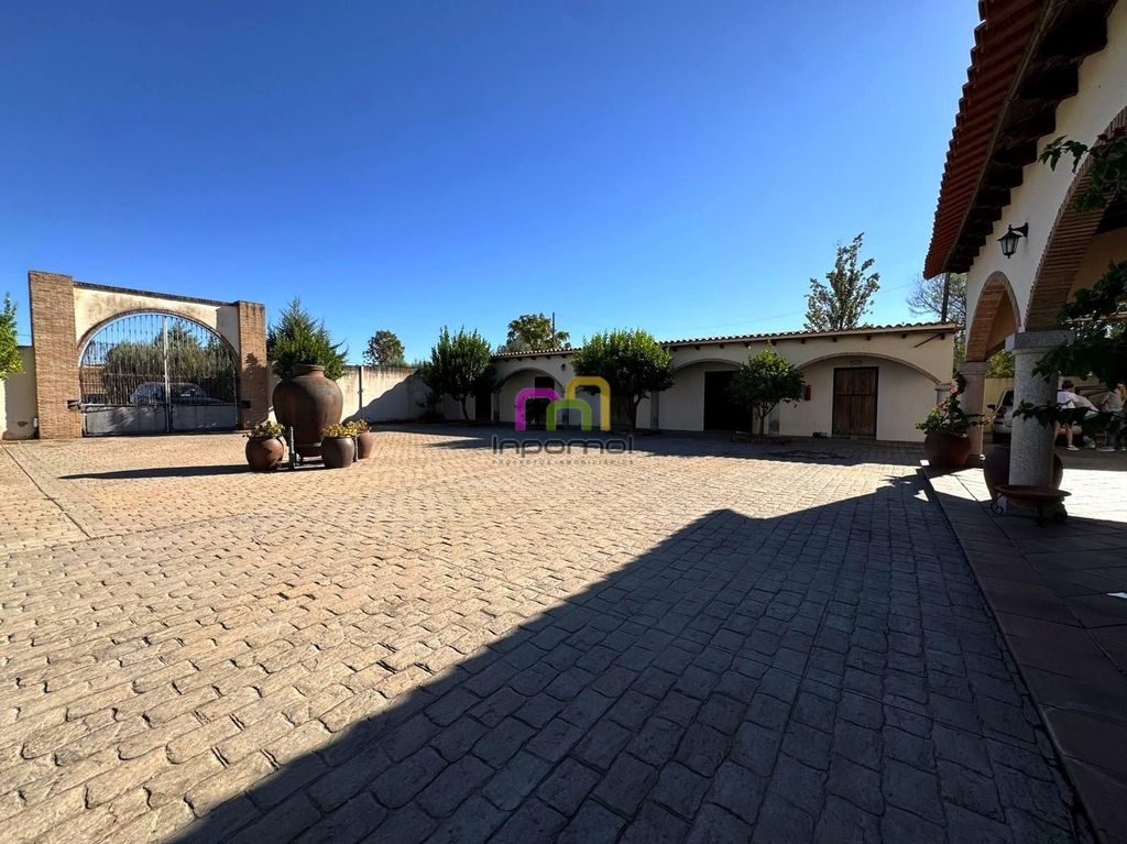 Maison de luxe à vendre à Badajoz, 800 000 €, Photo 4