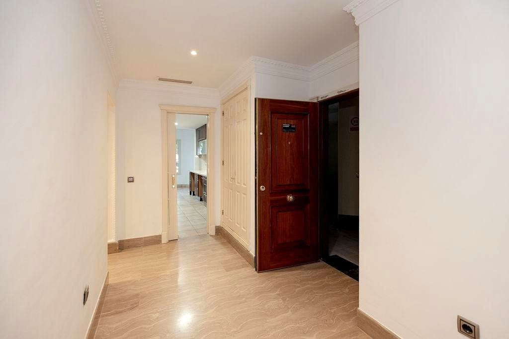Luxury Apartment for sale in Marbella, 899 000 €, Photo 4