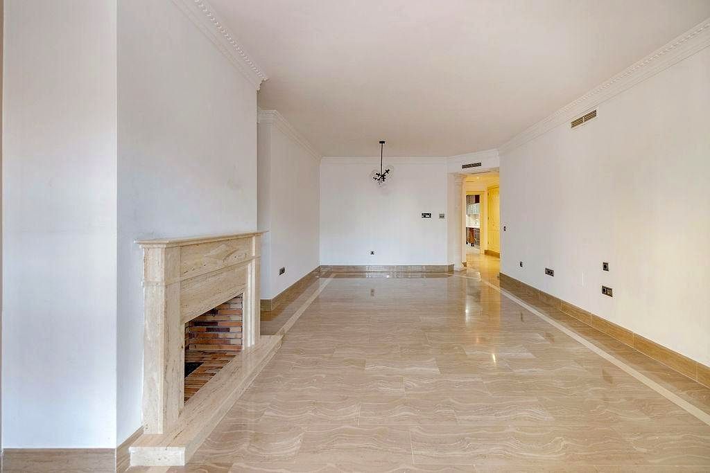 Luxury Apartment for sale in Marbella, 899 000 €, Photo 5