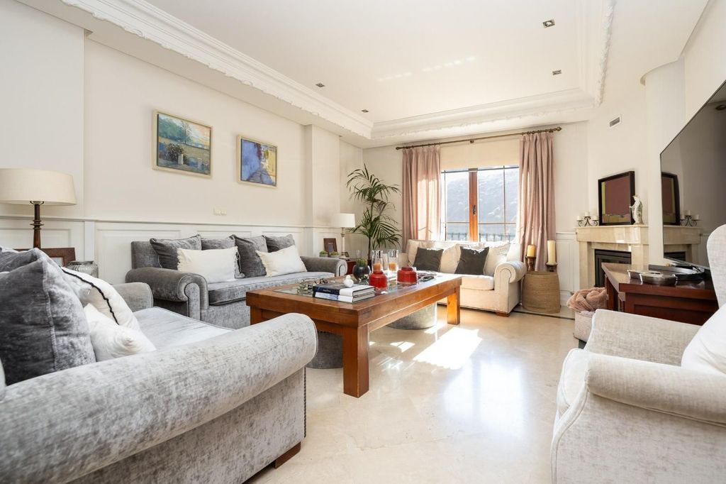 Maison de luxe à vendre à Granada, 770 000 €, Photo 1