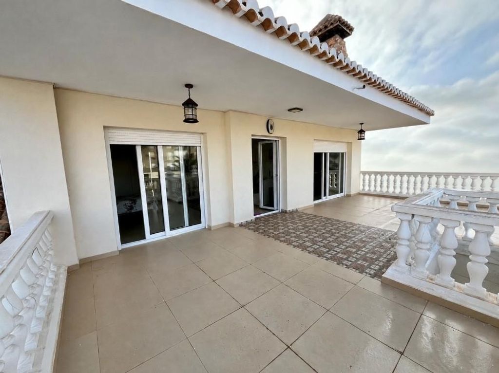 Maison de luxe à vendre à La Manga Del Mar Menor, 890 000 €, Photo 1