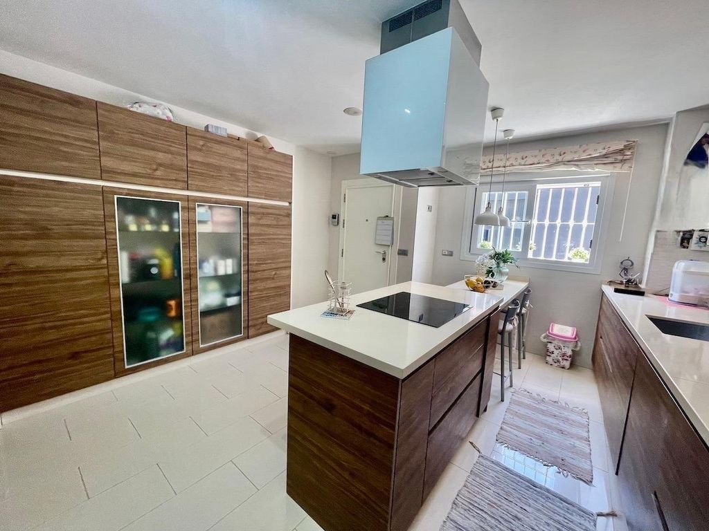 Maison de luxe à vendre à Vélez-Málaga, 599 000 €, Photo 1