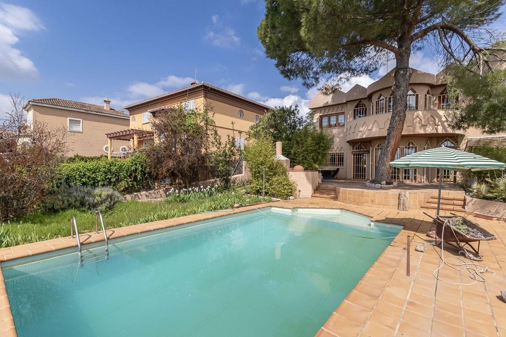 Maison de luxe à vendre à Peligros, 510 000 €, Photo 1