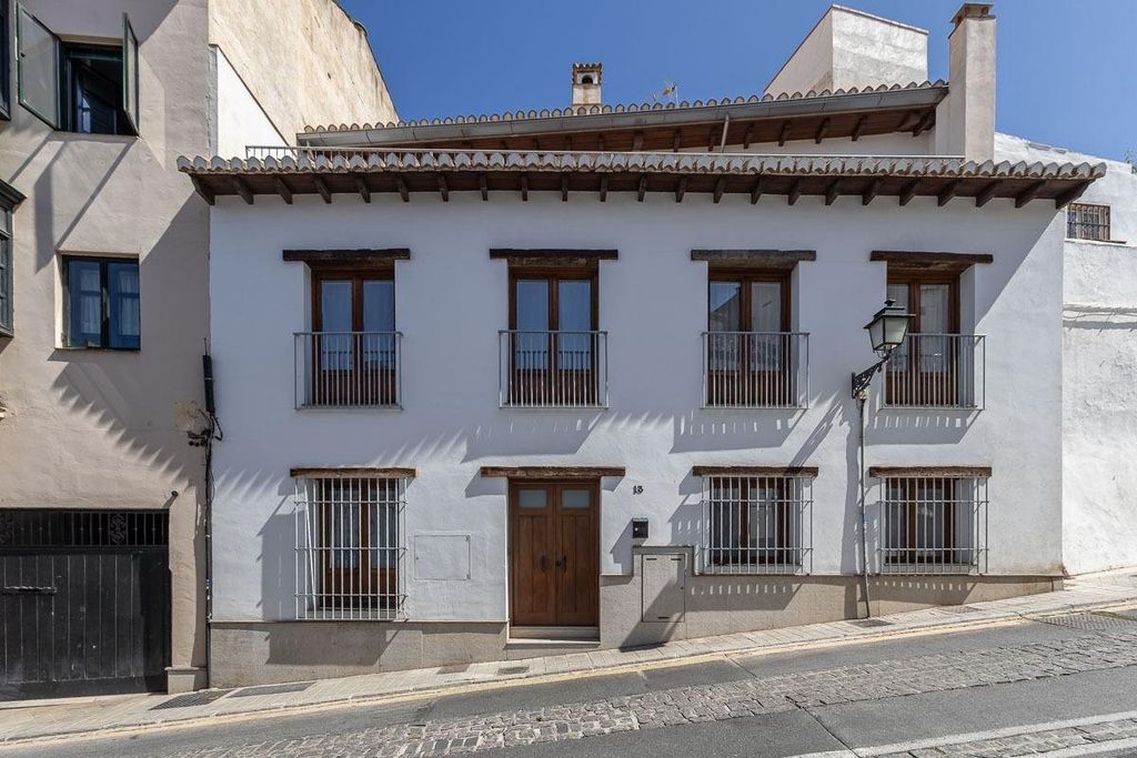 Luxury House for sale in Granada, 470 000 €, Photo 1