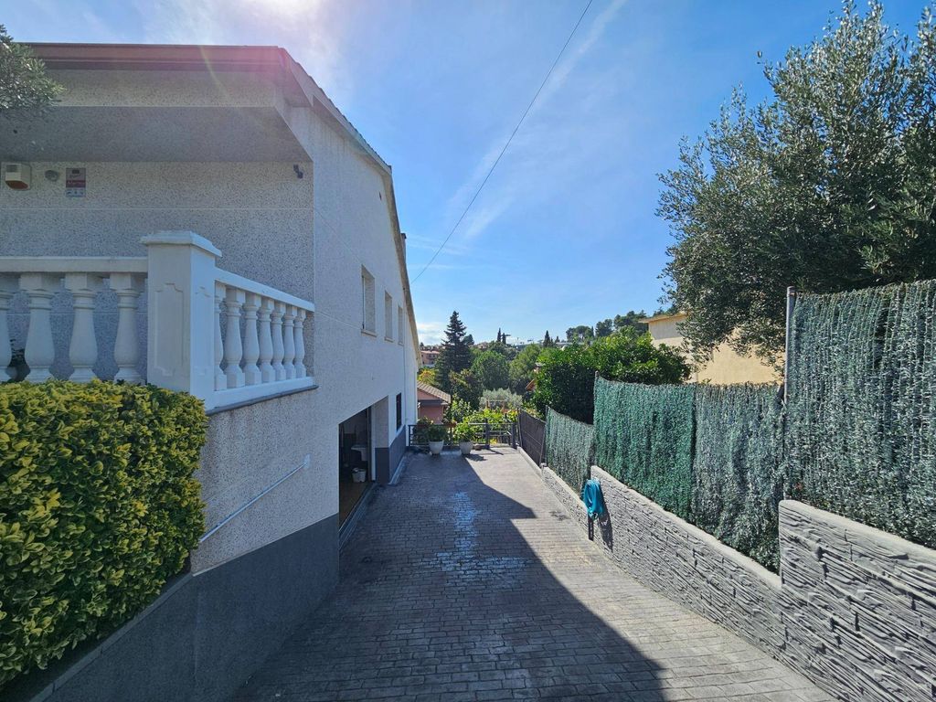 Maison de luxe à vendre à Canovelles, 520 000 €, Photo 3