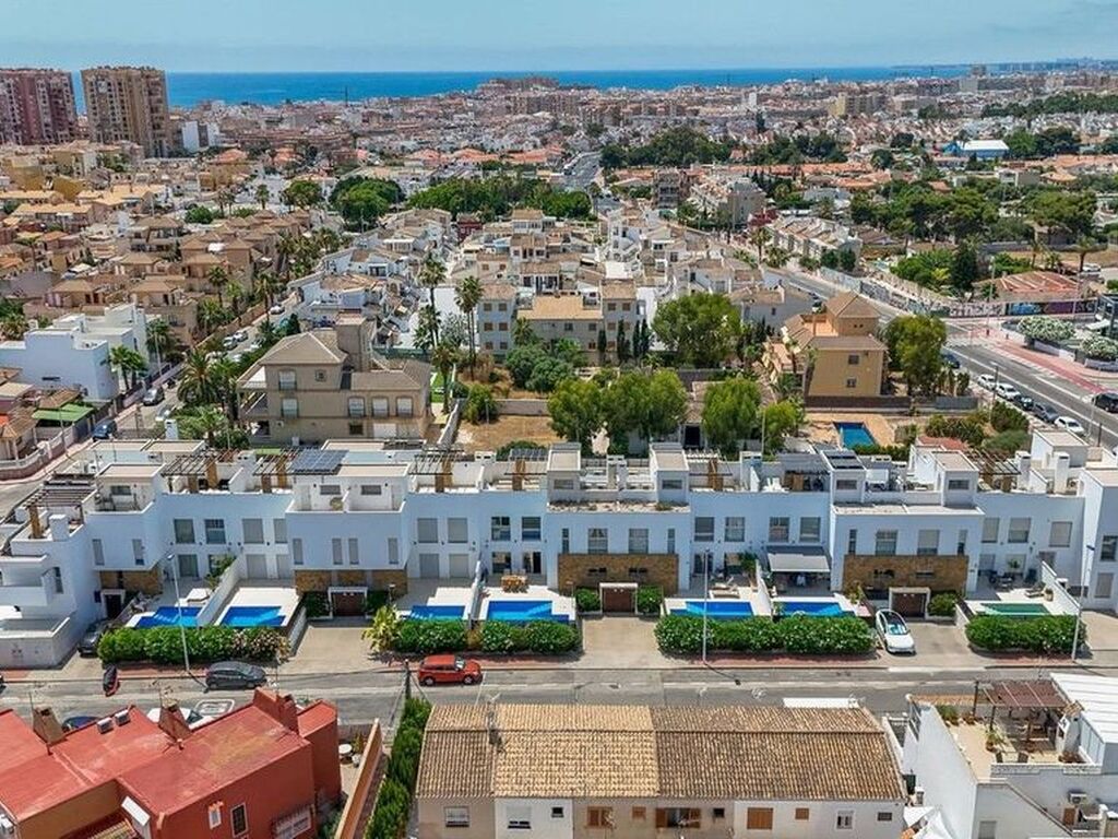 Maison de luxe à vendre à Torrevieja, 480 000 €, Photo 1