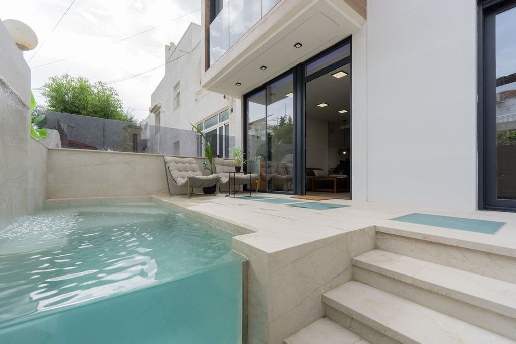 Maison de luxe à vendre à Torrevieja, 539 000 €, Photo 1