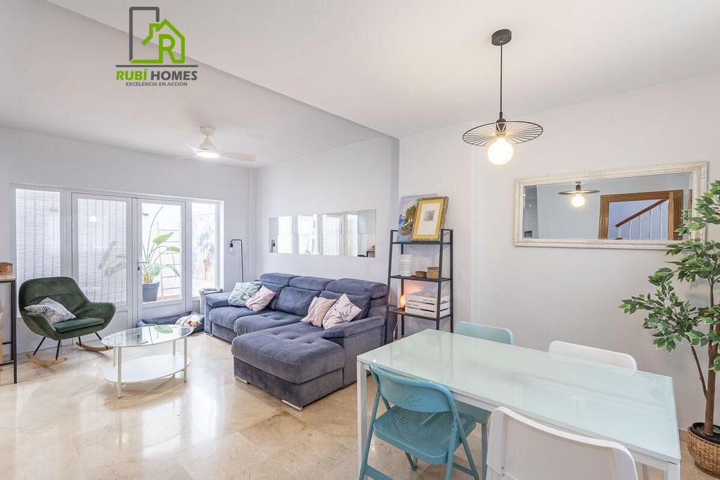 Maison de luxe à vendre à Granada, 470 000 €, Photo 1
