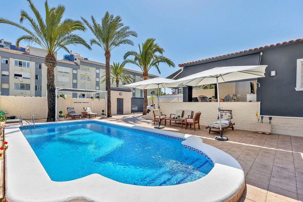 Maison de luxe à vendre à Torrevieja, 656 000 €, Photo 4