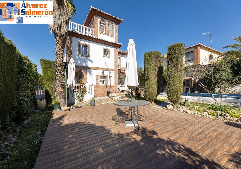 Maison de luxe à vendre à Peligros, 430 000 €, Photo 1