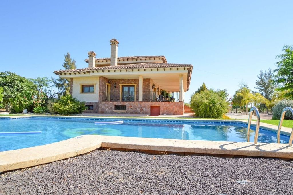Luxury House for sale in Orihuela, 675 000 €, Photo 1
