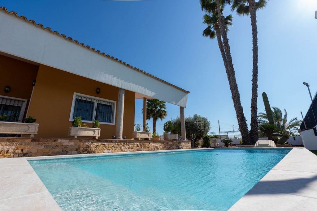 Maison de luxe à vendre à Orihuela, 675 000 €, Photo 1