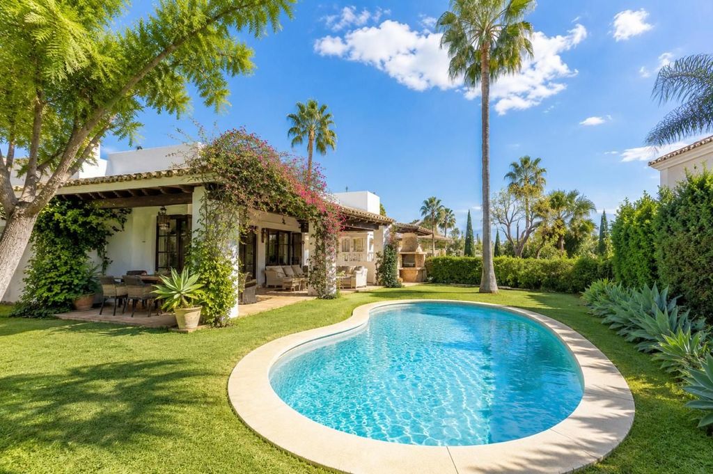 Luxury House for sale in Estepona, 1 495 000 €, Photo 1