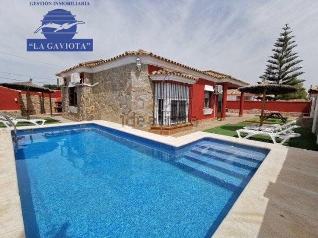 Luxury House for sale in Chiclana de La Frontera, 495 000 €, Photo 1