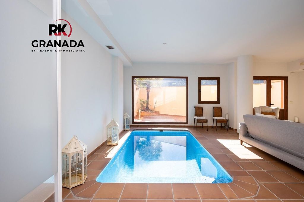 Maison de luxe à vendre à Granada, 770 000 €, Photo 1