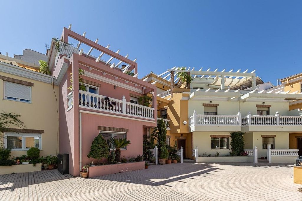Maison de luxe à vendre à Granada, 695 000 €, Photo 1