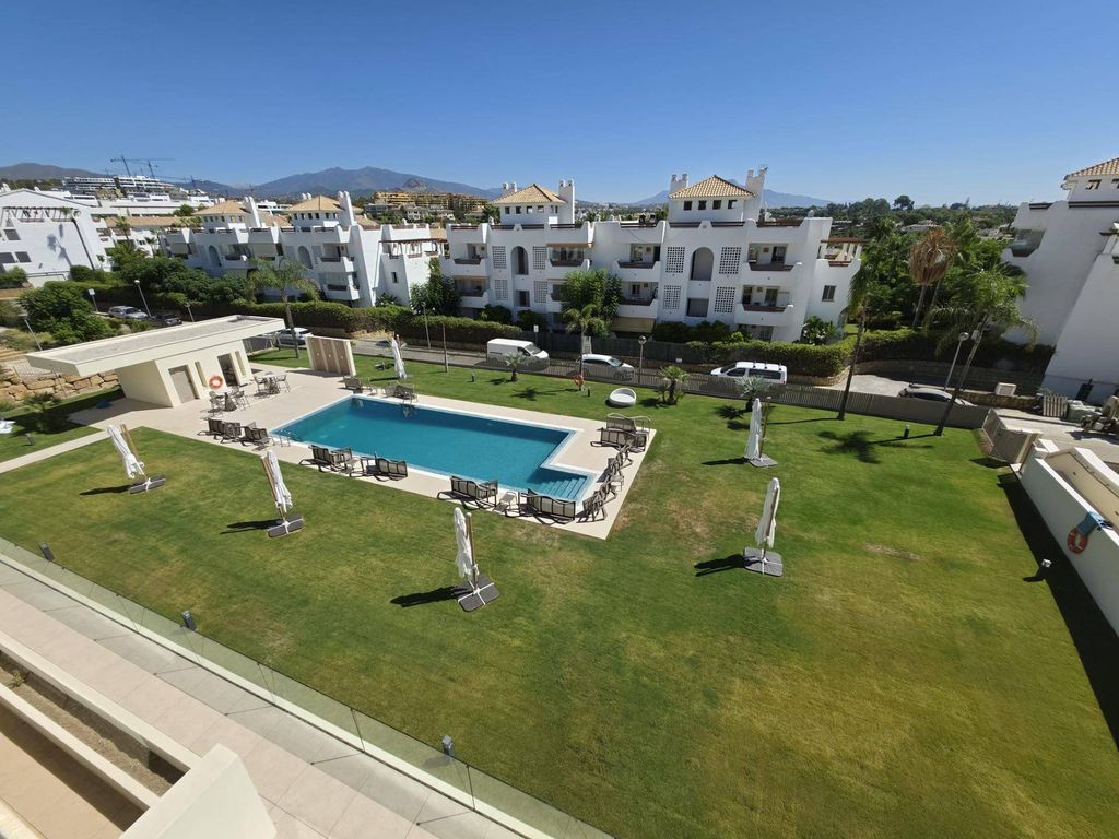 Appartement de luxe à vendre à Estepona, 465 000 €, Photo 1