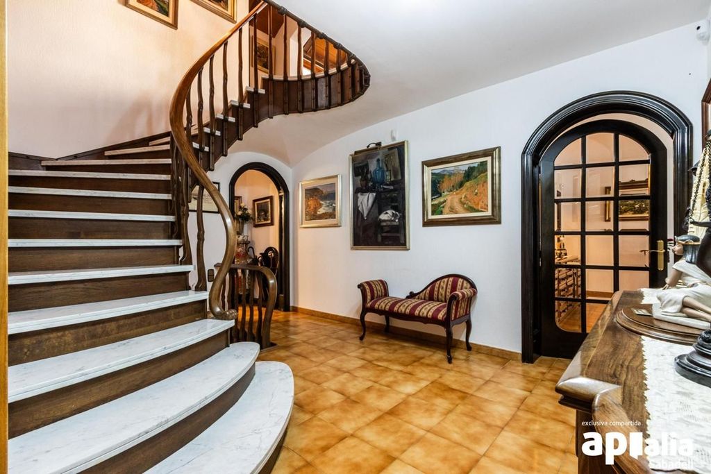 Luxury House for sale in Castellar Del Vallès, 690 000 €, Photo 1