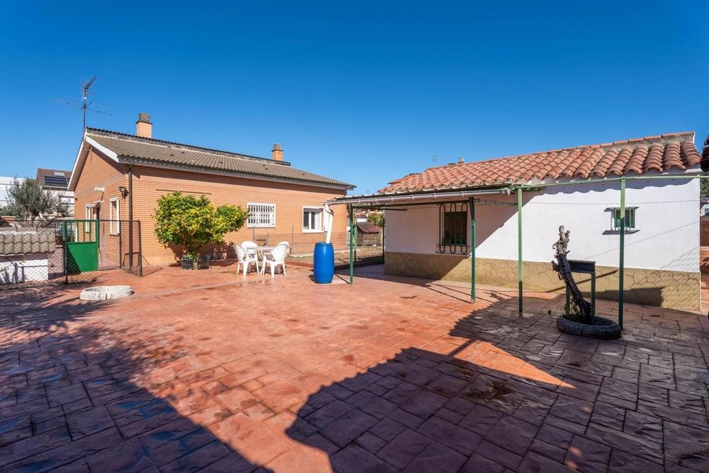 Maison de luxe à vendre à Rubí, 545 000 €, Photo 1