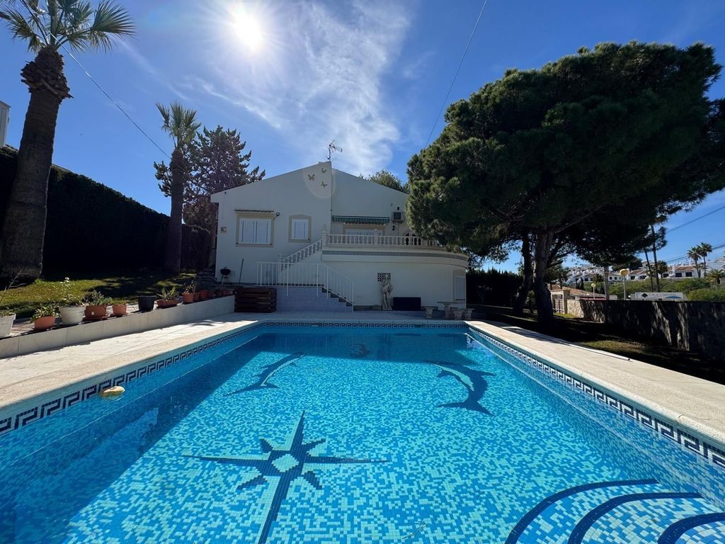 Maison de luxe à vendre à Cabo Roig, 750 000 €, Photo 1